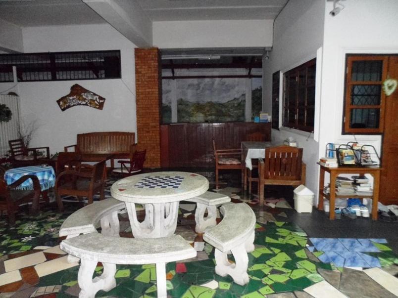 Ban Wiang Guest House Chiang Mai Exteriör bild