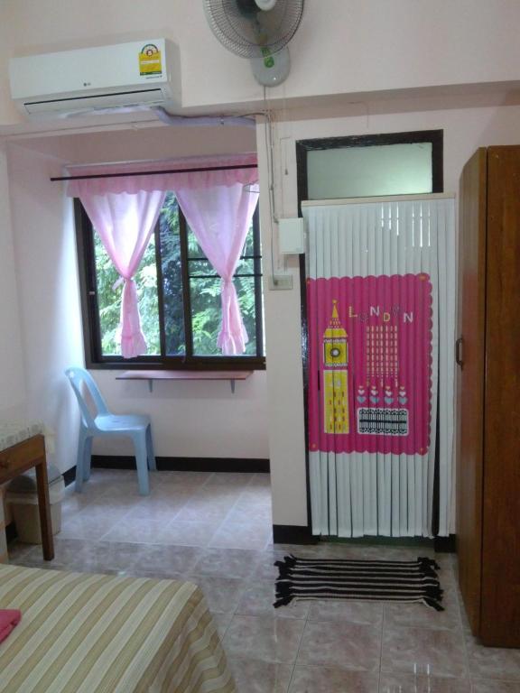 Ban Wiang Guest House Chiang Mai Rum bild